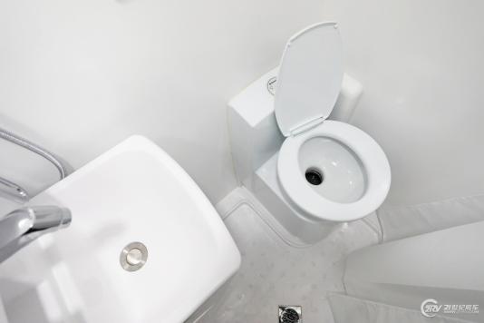 ^(q)