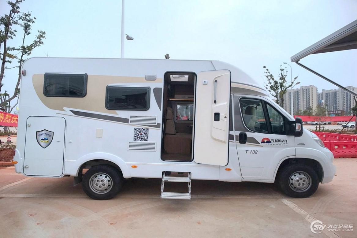 ķHymer܇-Ɓ-2018Carado T132