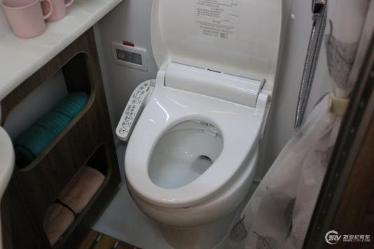 ^(q)